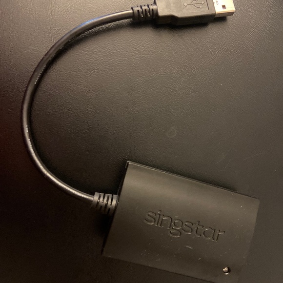 Singstar USB adapter, model SCEH-0001 - Picture 1 of 3